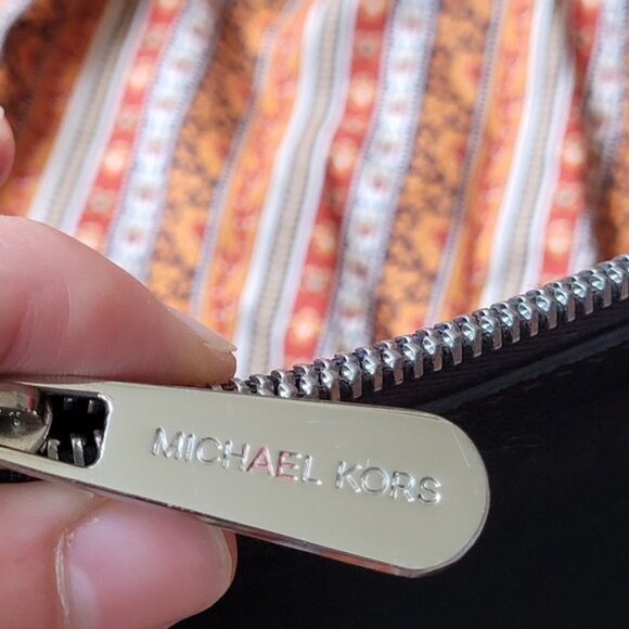 Michael Kors bedford calfhair clutch with wristband - Picture 3 of 5